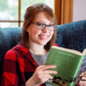 Meet your Posher, Hilary